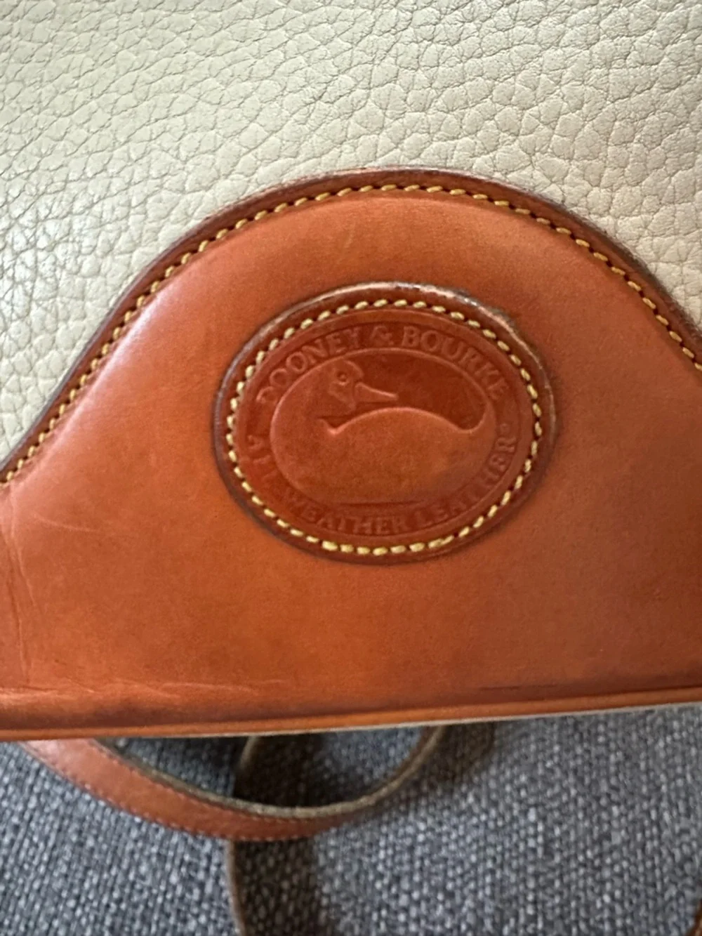 Vintage Dooney & Bourke Cream and Brown Pebble Leather Drawstring Bucket Bag - Picture 9 of 10